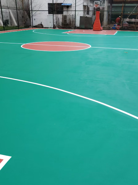 十堰 球场长期使用易出现地面开裂
